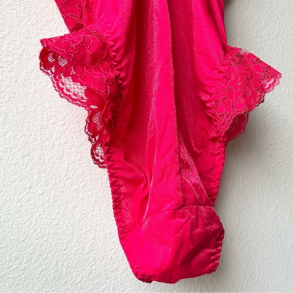 NWT Vintage Victoria's Secret Gold Label Red Lace Bodysuit Size 36C - Picture 12 of 15